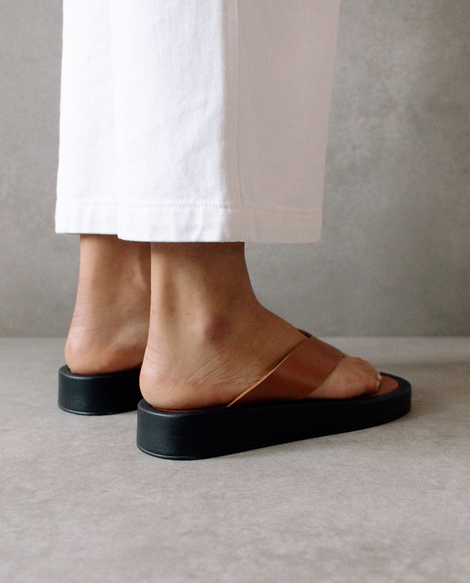 Overcast Slide Thong - Tan