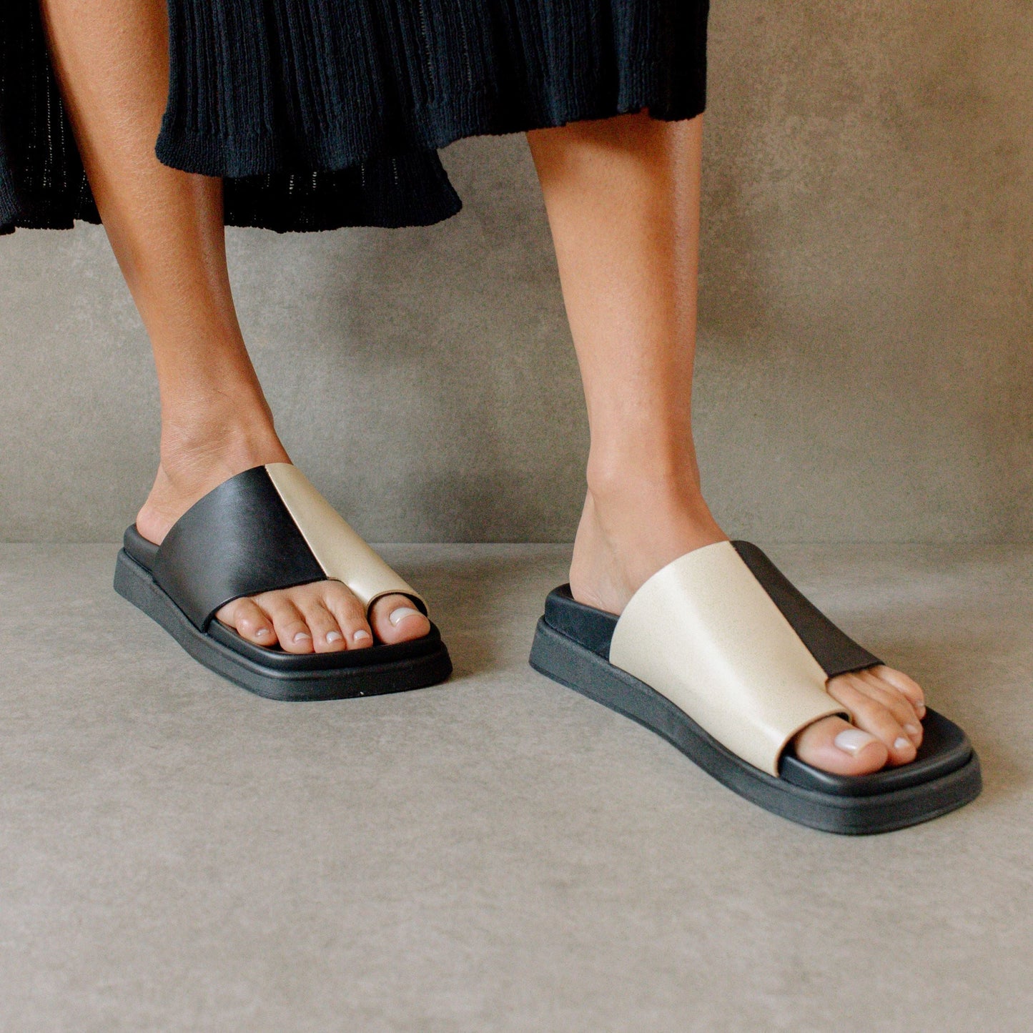 Toe Ring Flop Bicolour - Black/Ivory