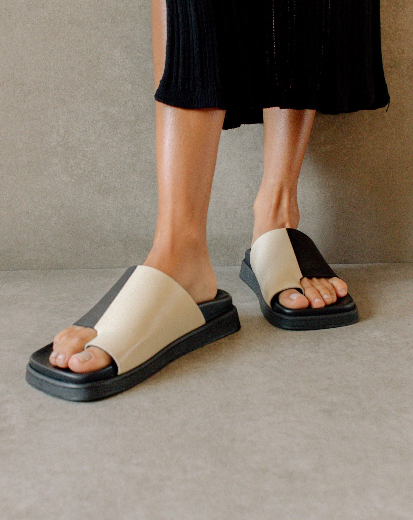 Toe Ring Flop Bicolour - Black/Ivory
