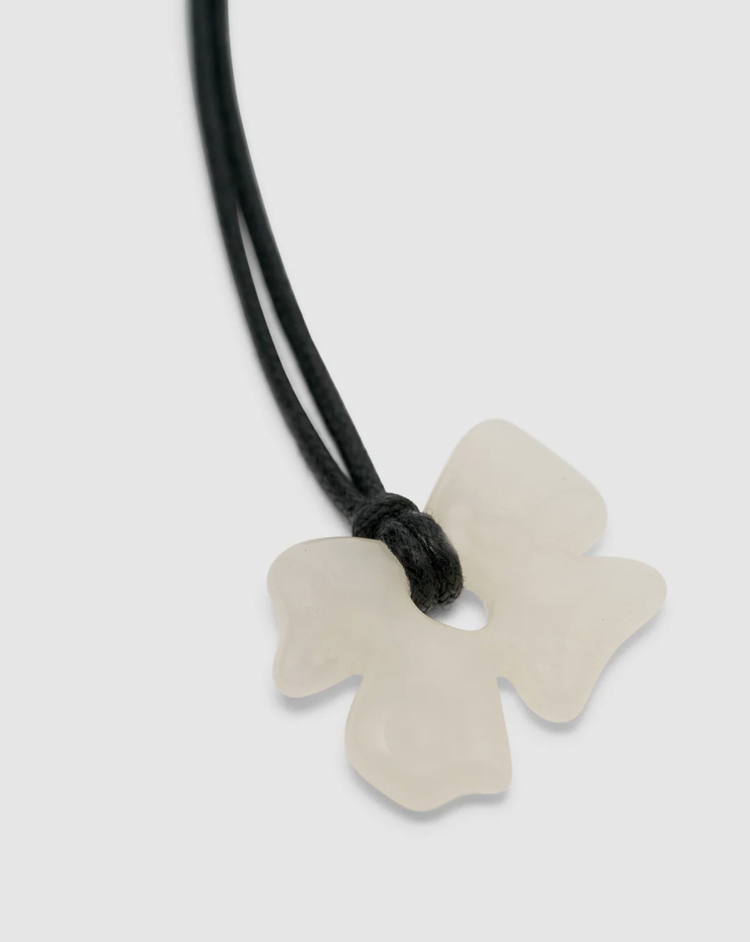 GLASS FLOWER PENDANT