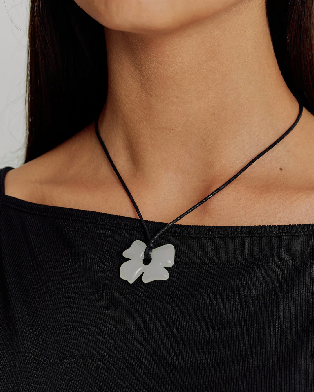 GLASS FLOWER PENDANT